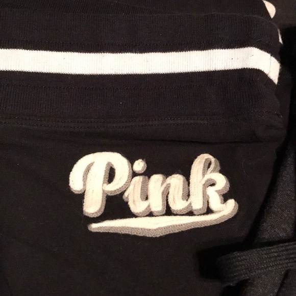 VS Pink - Picture 3 of 4